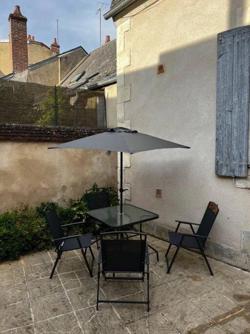 Appartement T2 Avec Terrasse Proche Cathedrale Bourges Exterior foto