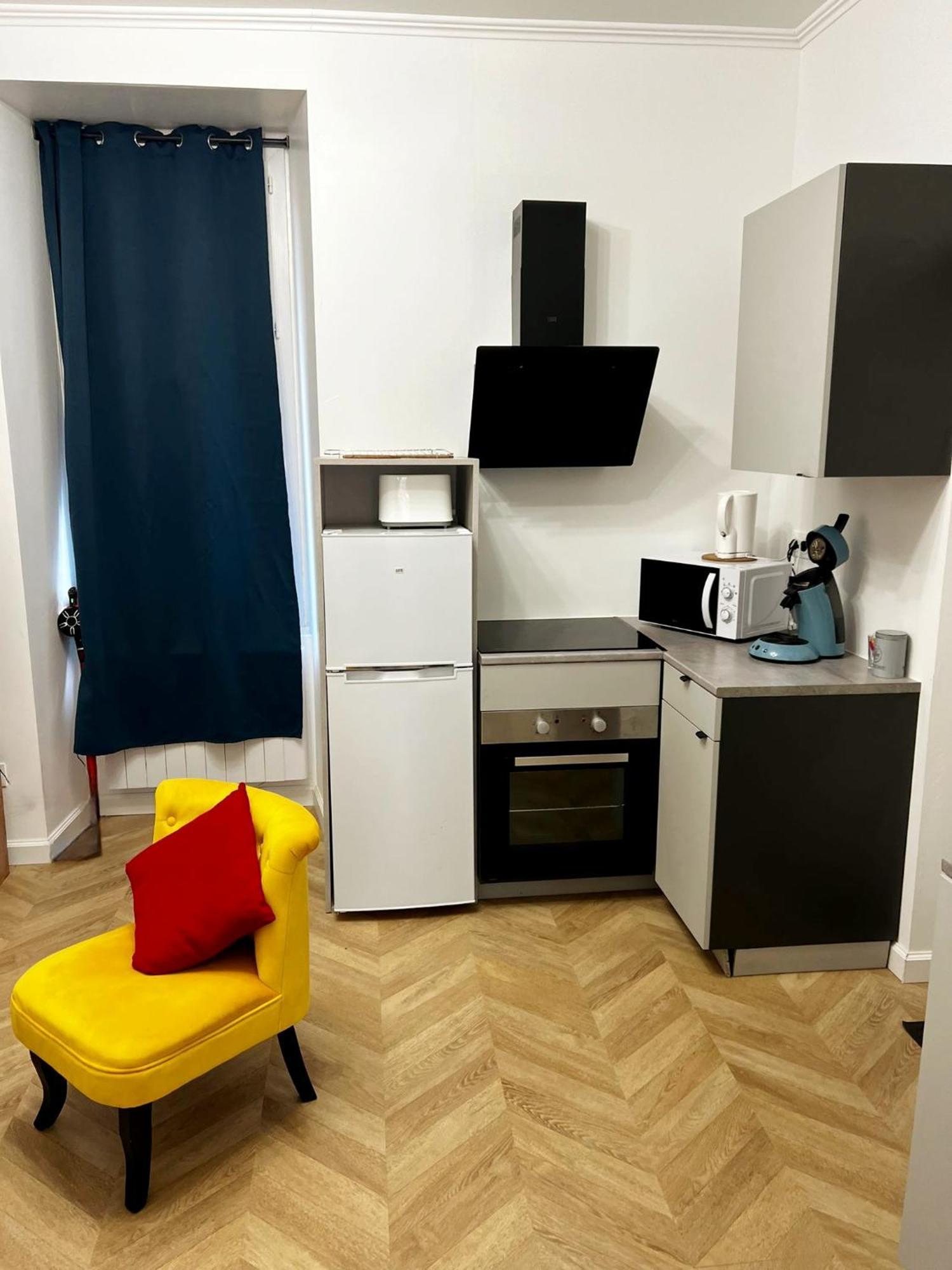 Appartement T2 Avec Terrasse Proche Cathedrale Bourges Exterior foto